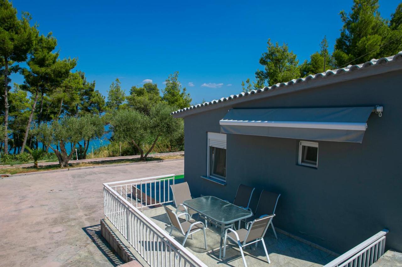 Aelia Sea View Studios Афитос Екстериор снимка