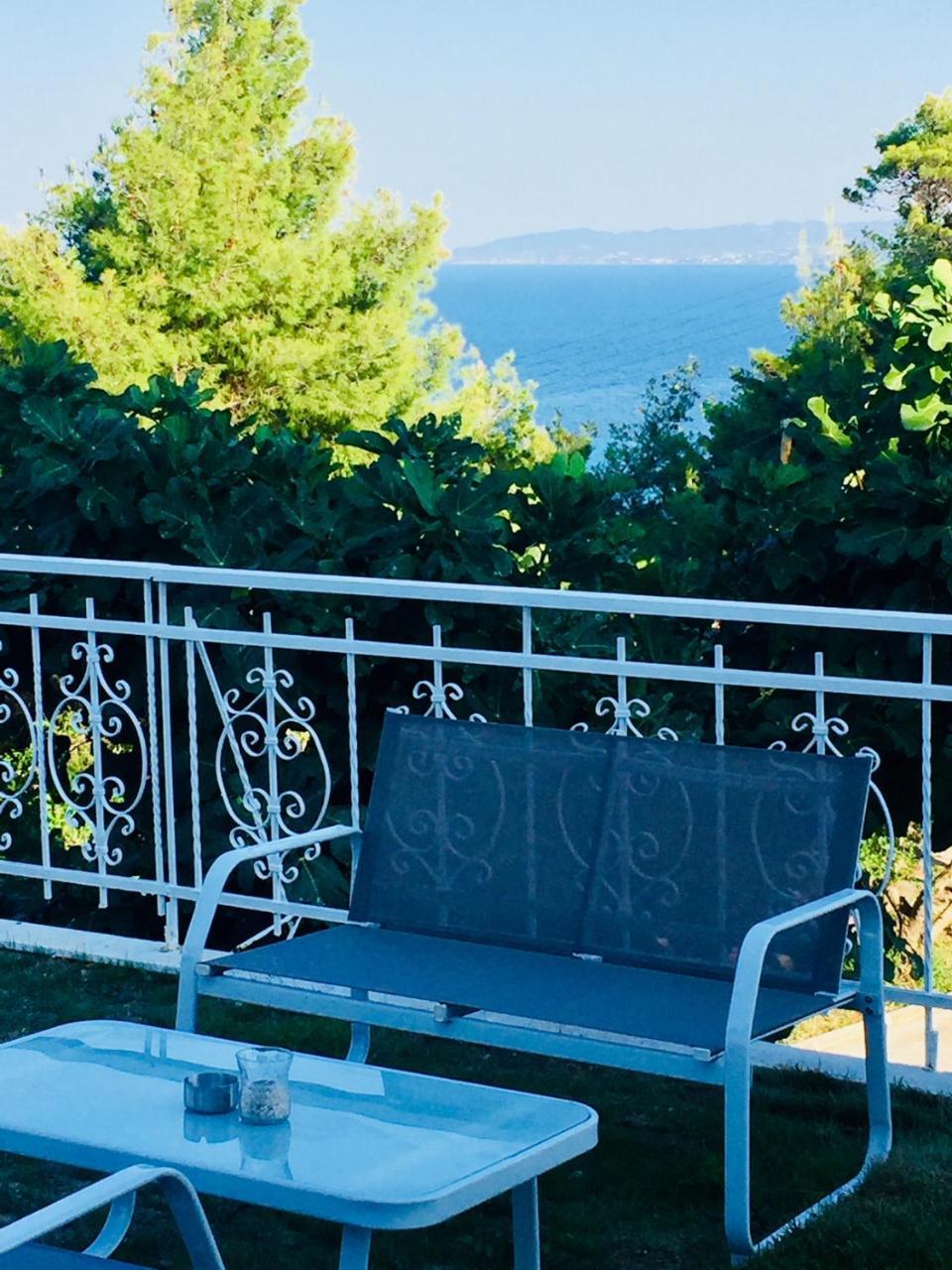 Aelia Sea View Studios Афитос Екстериор снимка